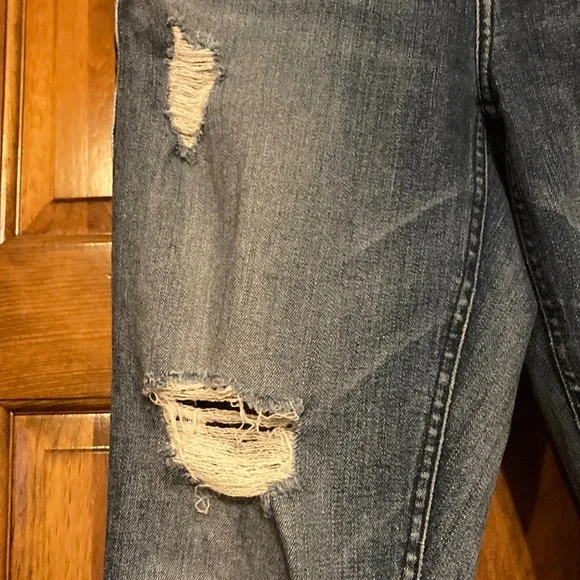 7 for all Mankind size 29 Skinny Ankle Medium Wash Destoyed Jeans (ABBA) - Picture 3 of 11
